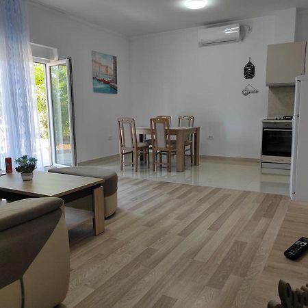 One Bedroom Apartment Gogo With Private Parking Neum Eksteriør bilde