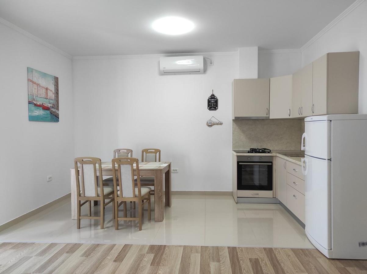 One Bedroom Apartment Gogo With Private Parking Neum Eksteriør bilde